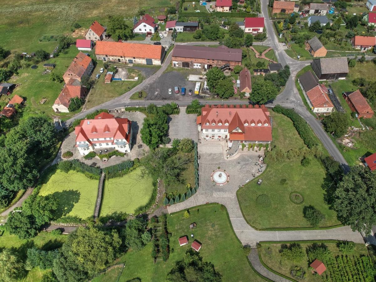 Zespol Palacowo-Parkowy Badzow Polkowice Eksteriør billede