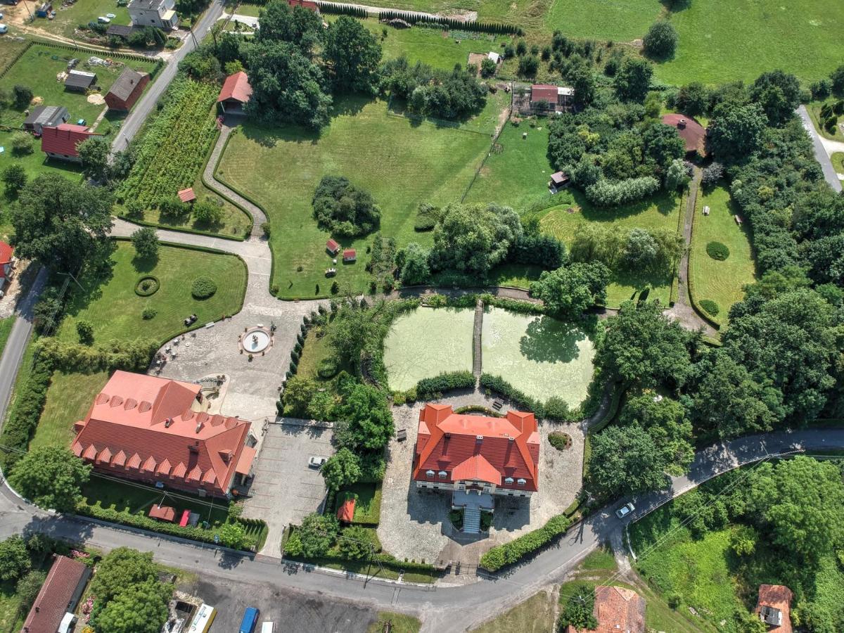 Zespol Palacowo-Parkowy Badzow Polkowice Eksteriør billede