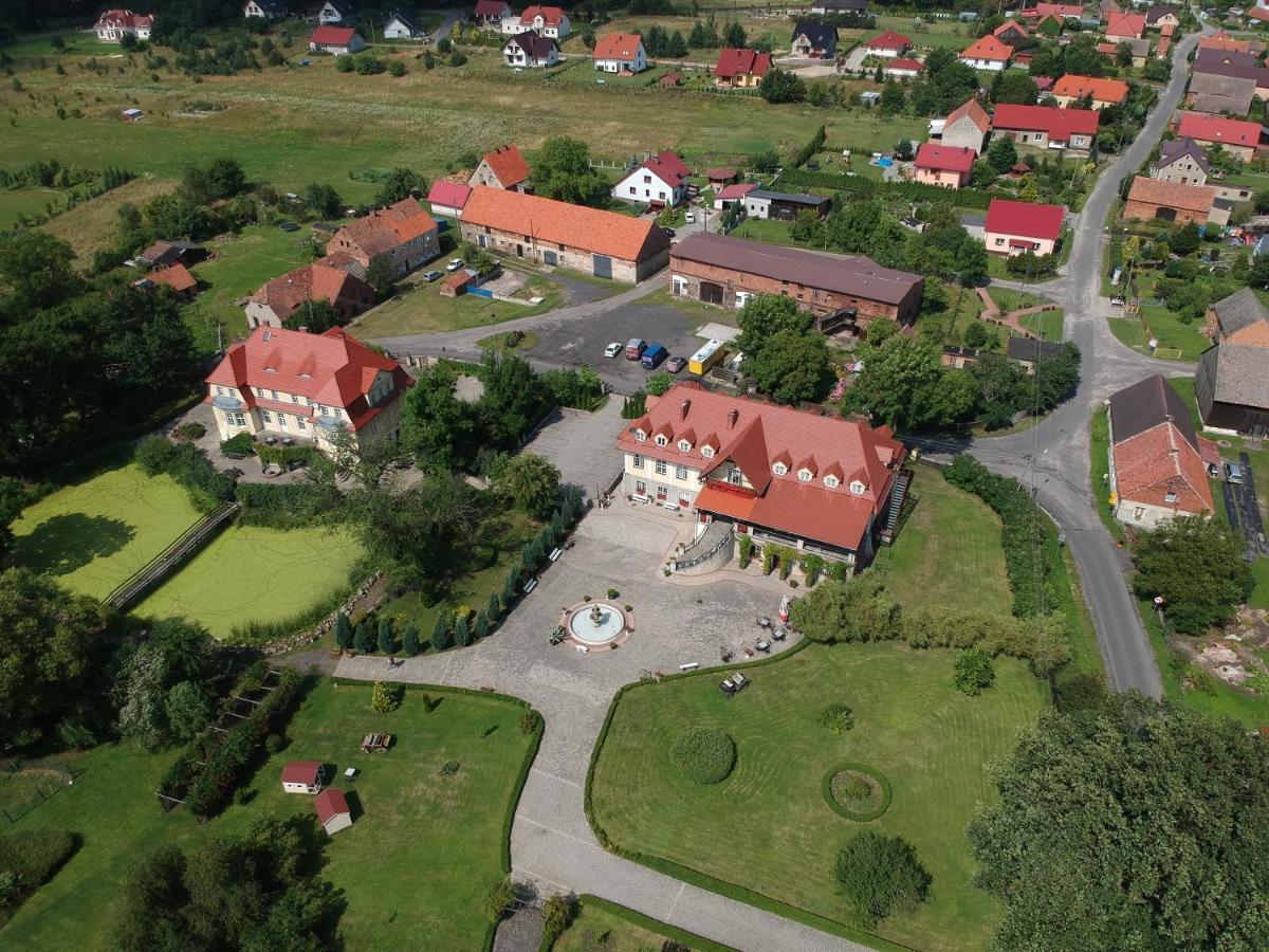 Zespol Palacowo-Parkowy Badzow Polkowice Eksteriør billede